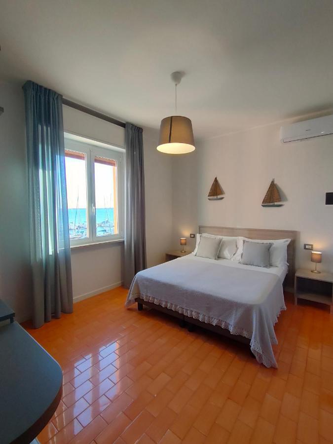 Albergo La Pescatrice Moniga del Garda Extérieur photo