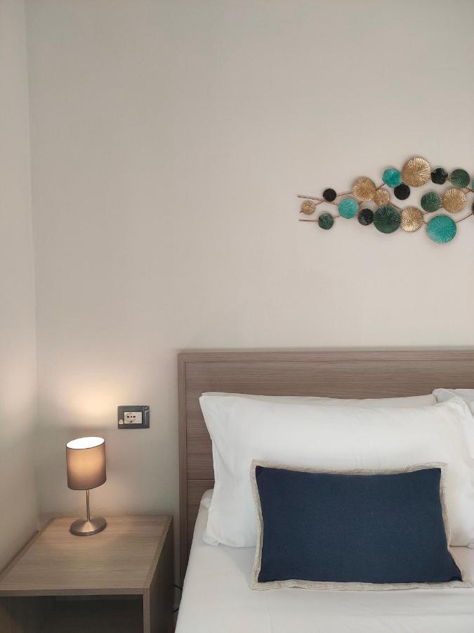 Albergo La Pescatrice Moniga del Garda Extérieur photo