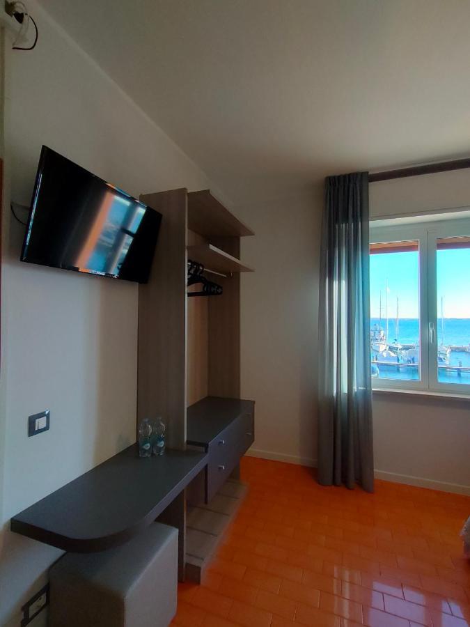 Albergo La Pescatrice Moniga del Garda Extérieur photo